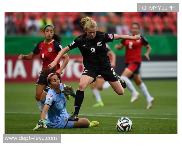 夏日清晨的足球壁纸展现青春活力与激情四溢的运动魅力